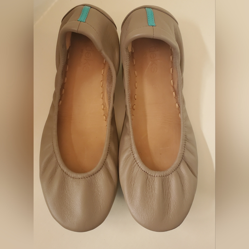 Tieks Taupe Flats Size 8 - Excellent condition